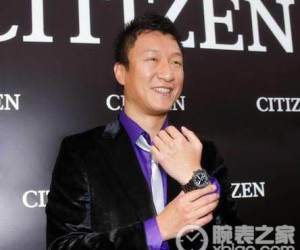 武装到牙齿 手腕上的男人帮