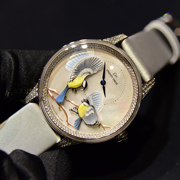 问世的价值 品评雅克德罗山雀造型设计腕表