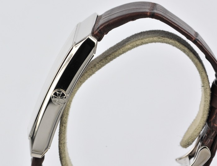 温州江诗丹顿手表回收 江诗丹顿手表二手一般是几折