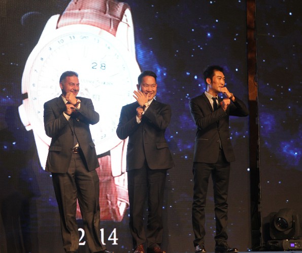 亨吉利携手并肩雅典在北京举行2014年最新款电子万年历腕表公布宴会