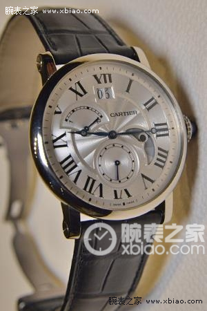 集功能于一身 卡地亚昼夜显示双时区腕表