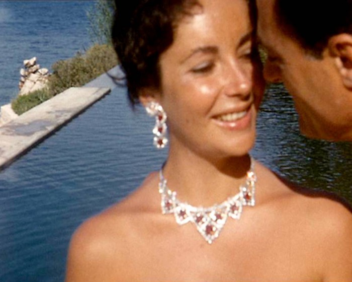 刀山火海：伊丽莎白·泰勒的珠宝人生与爱情传奇