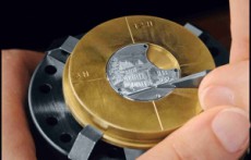 金属因雕刻而名贵之金属微雕工艺解析