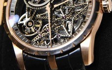 精雕细琢 罗杰杜彼Excalibur Automatic Skeleton自动上链镂空腕表一览