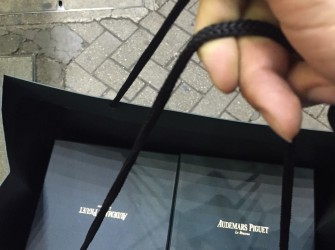 年轻就该去驾驭与老婆同入手AP皇家橡树情侣对表