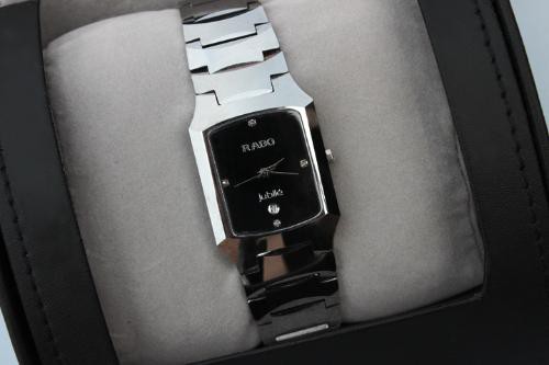 钨钢表带手表该怎么保养？