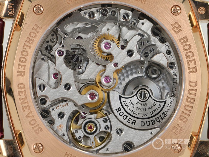典雅高贵 品鉴罗杰杜彼La Monégasque系列玫瑰金镶钻腕表