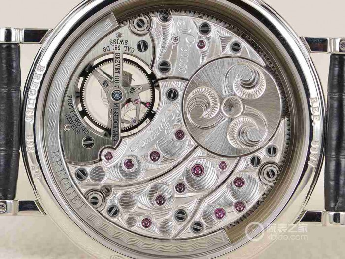 优雅与特性 品评宝玑经典系列产品陀飞轮5377铂金手表