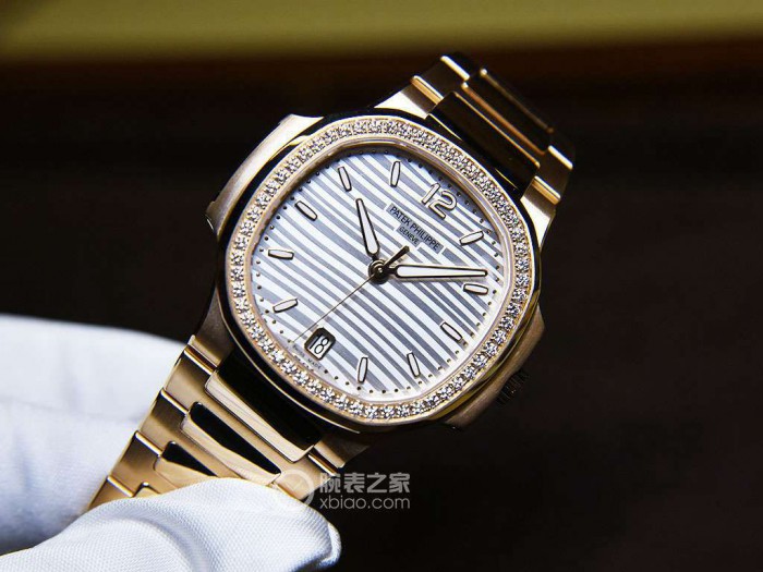 時(shí)尚經(jīng)典 百達(dá)翡麗Nautilus系列女士玫瑰金鑲鉆腕表