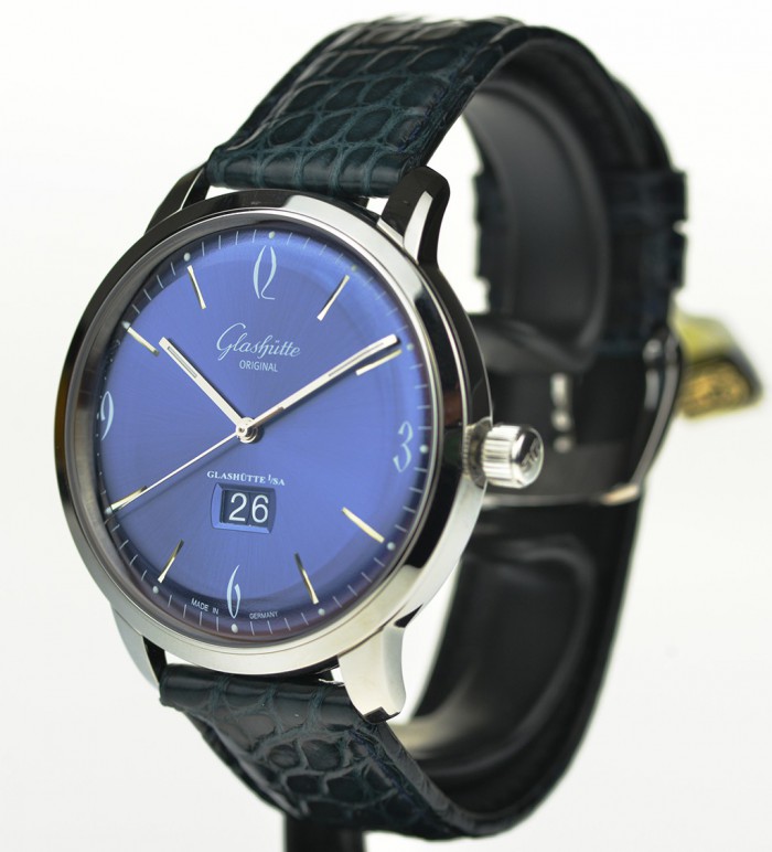 经典复古时尚 品评格拉苏蒂原创设计六十年代大日历腕表