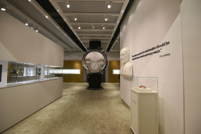 网友盘点?秉承历史的严谨 2015亚洲高级钟表展朗格展馆一览