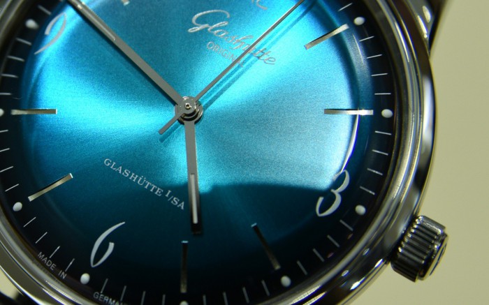 传承经典 格拉苏蒂原创设计公布“镏金六零年代复古纪念腕表”