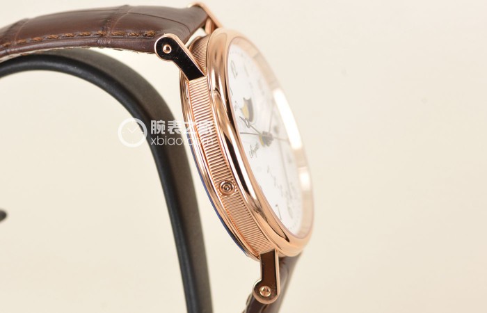 雅致精美 品评宝玑CLASSIQUE 7787系列产品玫瑰金月相腕表