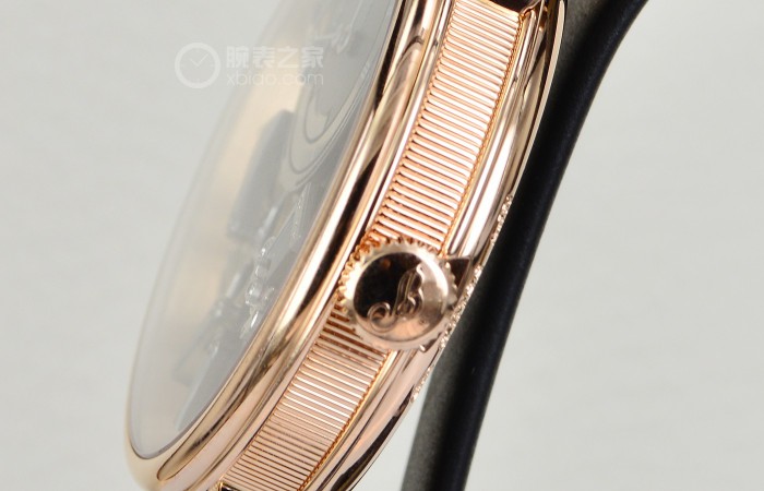 古典优雅 品鉴宝玑Tradition传世系列7057玫瑰金腕表