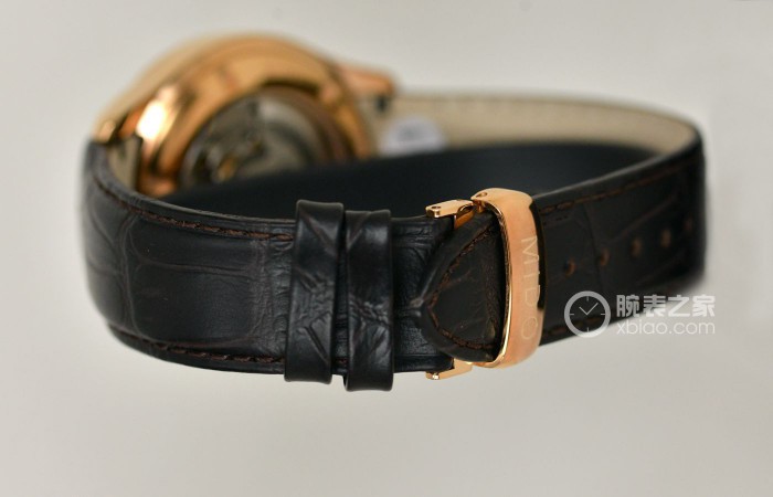 雅致动感 品评美度布鲁纳系列产品玫瑰金色小三针腕表