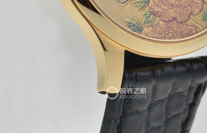 精妙绝伦 品评萧邦L.U.C系列产品蓝孔雀仪表盘腕表
