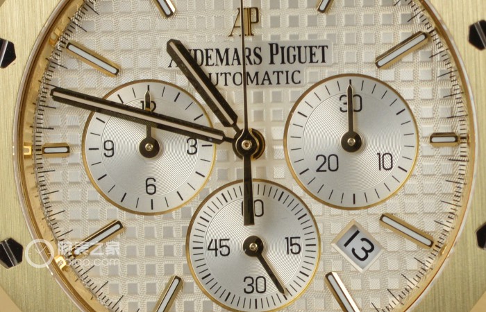 贵重金属优雅的 鉴赏爱彼手表皇家橡树计时码表