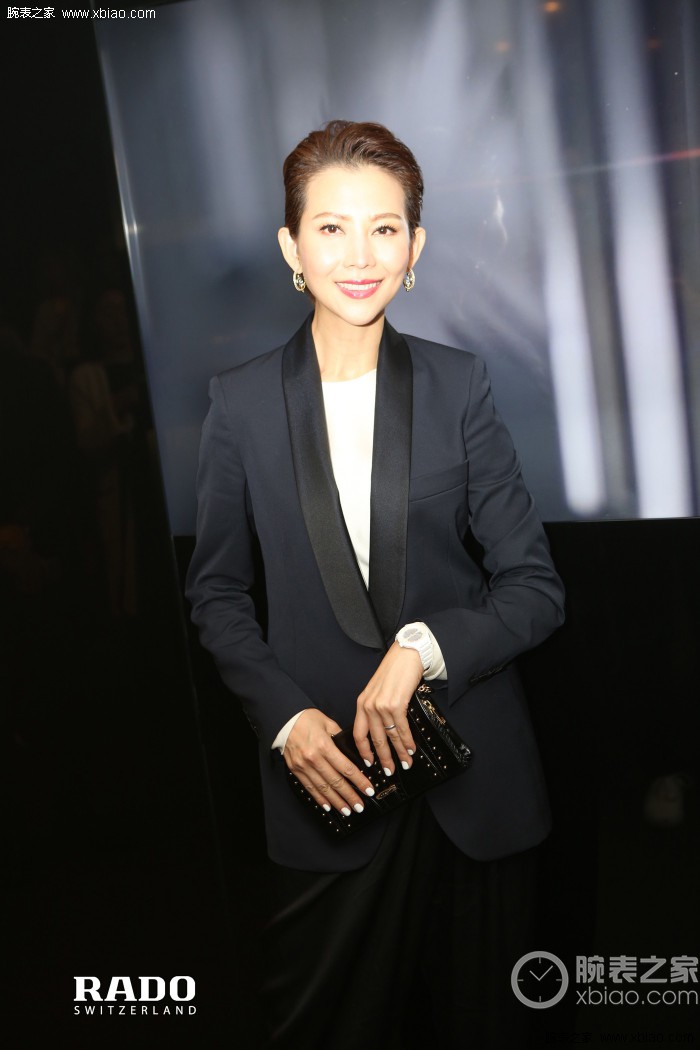 张晋蔡少芬夫妇亮相rado瑞士雷达表巴塞尔国际钟表珠宝展 共赴一场