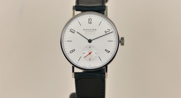 纤薄优雅 品鉴Nomos Tangente neomatik腕表