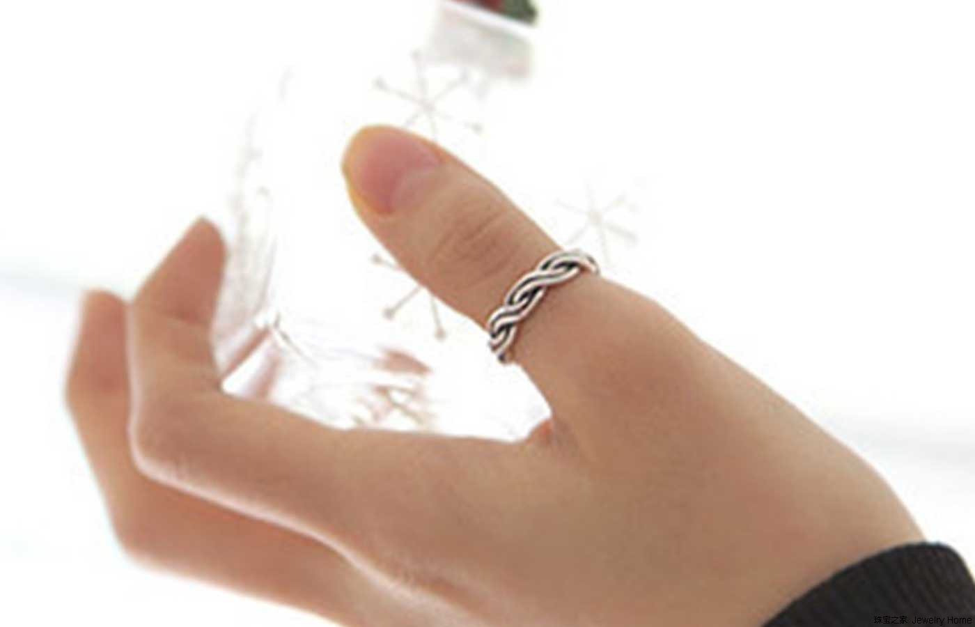 单身戒指的戴法及含义|腕表之家xbiao.com