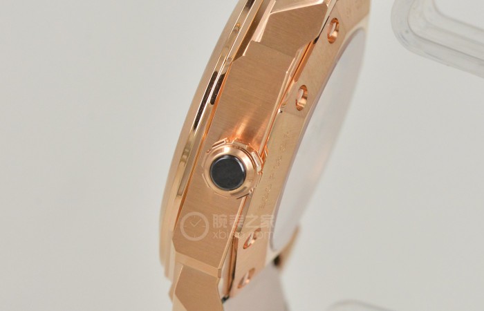 简洁与众不同佳作 品评梵克雅宝OCTO系列产品玫瑰金色腕表