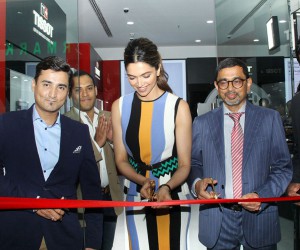 迪碧迦·帕多特尼在印度露露商城为天梭专卖店揭幕