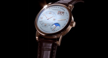 与日夜形影相随的月亮 LANGE 1 MOON PHASE