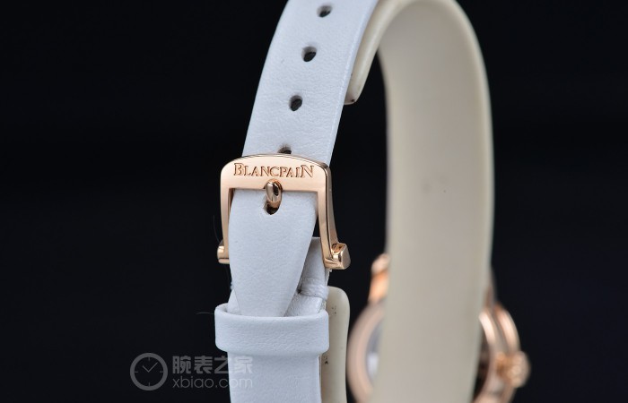 纤薄手表机芯造就雅致 宝珀女装系列产品Ladybird腕表