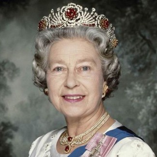 数万件珠宝的英国皇室，你以为有了钻石就够了吗？