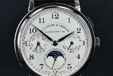 朗格今年的一匹黑马 实拍2017 SIHH朗格1815年历腕表