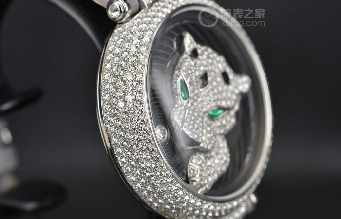 高端制表与珠宝工艺的绮丽偶遇 卡地亚PANTHèRE JOUEUSE猎豹装饰设计腕表