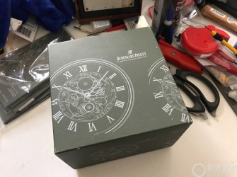 补个作业 爱彼皇家橡树离岸钽金属 找同款兄弟
