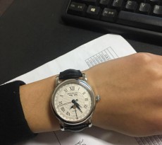 看了7个月 购入万宝龙108736全日历月相腕表