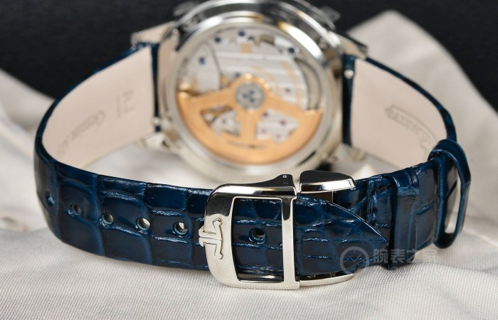 香九龄]纯粹蔚蓝优雅的 品评积家约会系列产品月相腕表中小型款精钢腕表