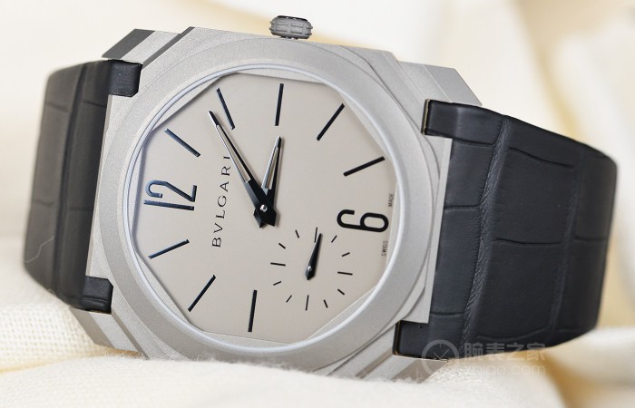 时尚而经典的设计 品鉴宝格丽Octo系列 Finissimo Automatic腕表