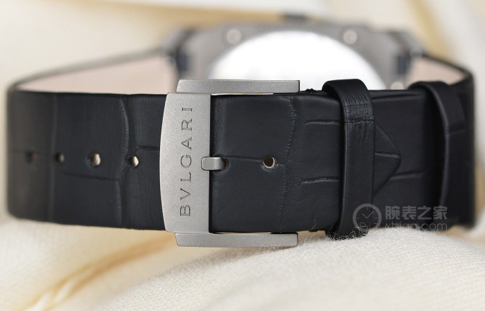 时尚潮流而经典设计方案 品评宝格丽Octo系列 Finissimo Automatic腕表