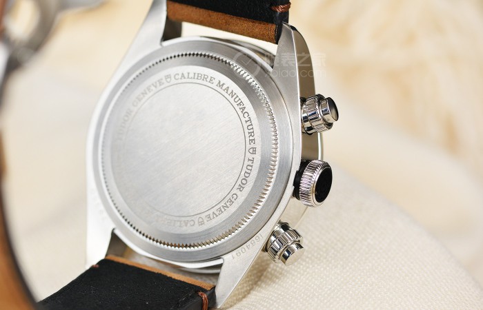 设计灵感源于经典的结合 品评帝舵启承碧湾系列产品计时型腕表
