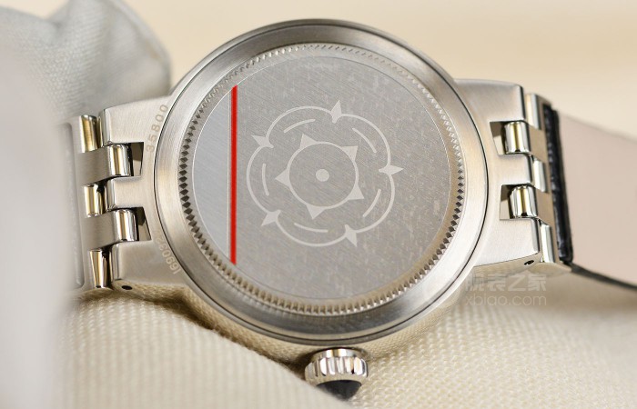 优雅柔美 大放异彩 品鉴帝舵玫瑰系列不锈钢腕表
