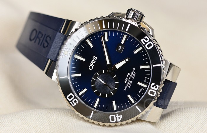 必有初]的时间深海 品评豪利时AQUIS系列产品小秒针日历腕表