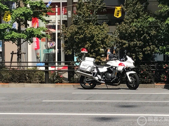 街头拍的cb1300警车,太帅.