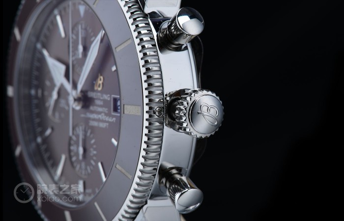 全新升级成长 品评百年灵手表超级海洋系列产品二代计时腕表