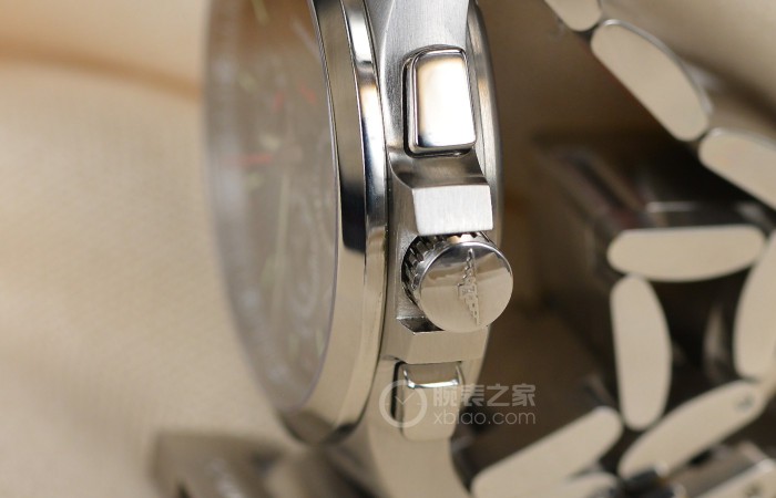 东逃西散：碳黑笔挺 品评浪琴康卡斯系列产品腕表