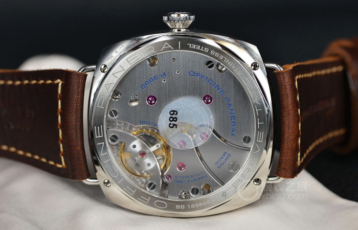 潮酷十足的复古时尚范 品评沛纳海Radiomir系列3日动储精钢腕表