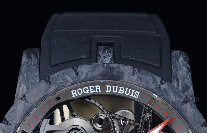 迄两晋|方寸间的脑洞 品评罗杰杜彼Excalibur Spider王者系列产品镂空腕表