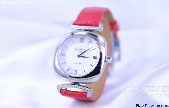 新款格拉苏蒂原创灵雀腕表已经发布 更具系列产品经典款一起约吧！