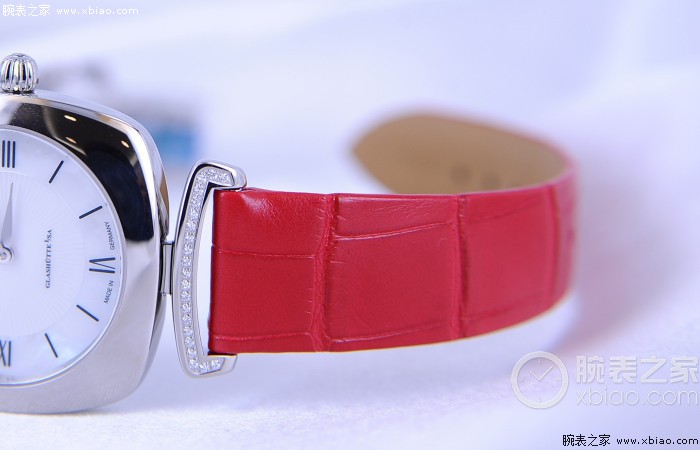 新款格拉苏蒂原创灵雀腕表已经发布 更具系列产品经典款一起约吧！