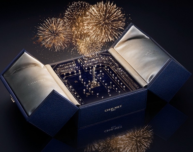 这个圣诞，让CHAUMET全新蓝盒成为你的“绝对惊喜”！