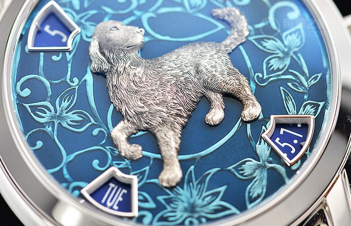 惟妙惟肖传统的韵味 品评江斯丹顿造型艺术大师系列狗年生肖腕表
