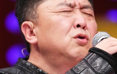 不止抽烟喝酒烫头,还要骑马摇滚玩表