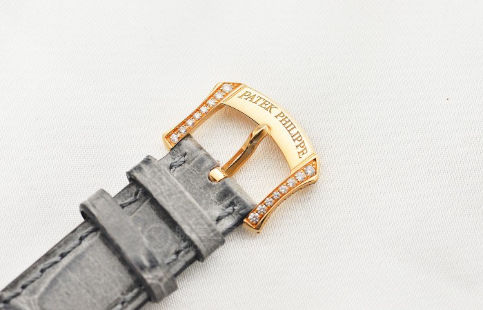 独具慧眼：机械艺术的至臻之美 品鉴百达翡丽DIAMOND RIBBON高级珠宝腕表